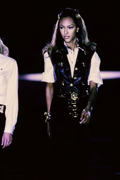 Look 18